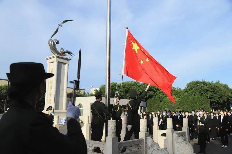 一家三狗好幸福，汪星人嘲讽的小眼神你看懂了吗？